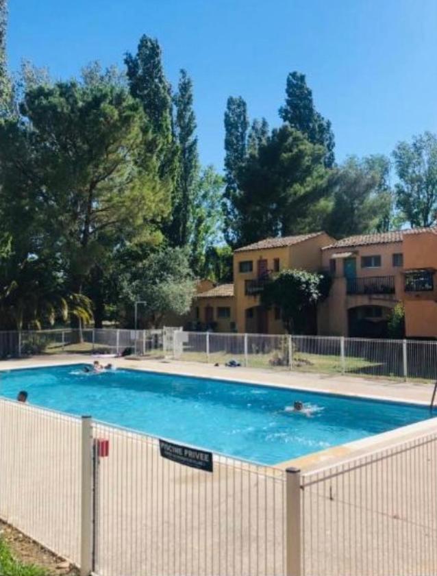 Appart Dans Residence Avec Piscine A Arles Eksteriør bilde